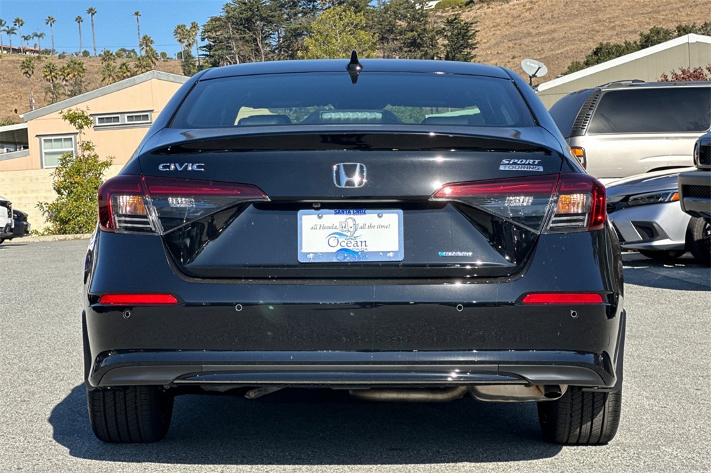 2025 Honda Civic Hatchback Hybrid Sport Touring photo 4