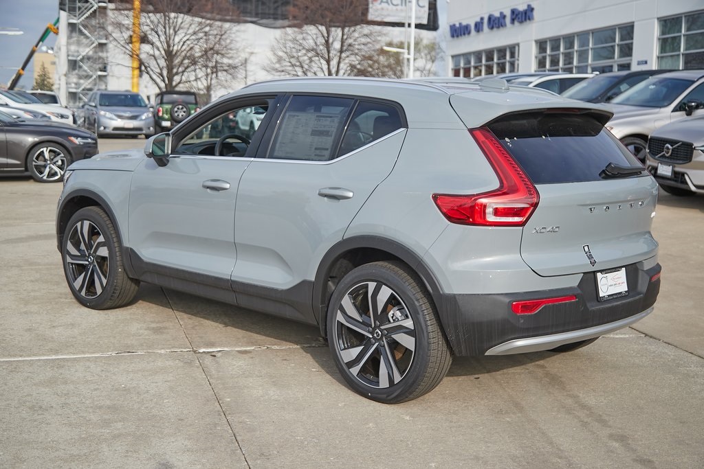 2025 VOLVO XC40 - Image 6