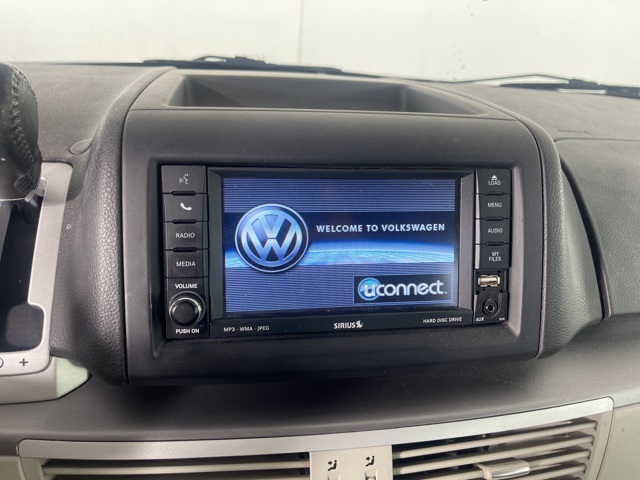 2011 Volkswagen Routan SE photo 31