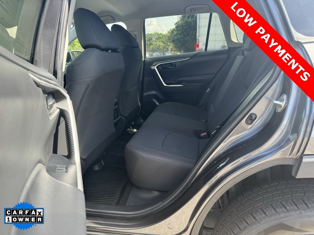 2022 Toyota RAV4 LE photo 14