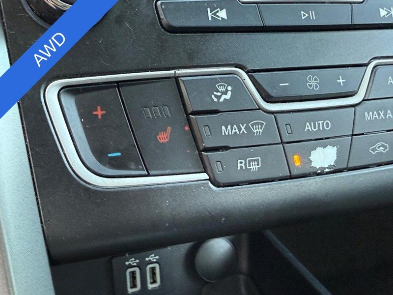 2020 Ford Fusion SE photo 19