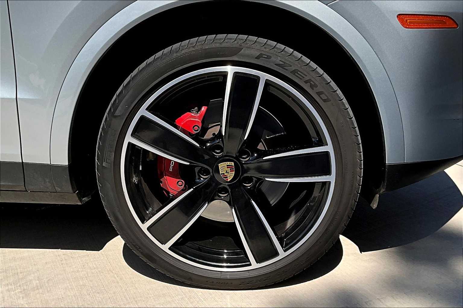 2021 Porsche Cayenne Coupe photo 11
