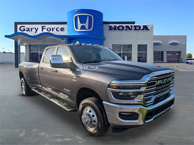 2025 RAM Ram 3500 Pickup Laramie's photo