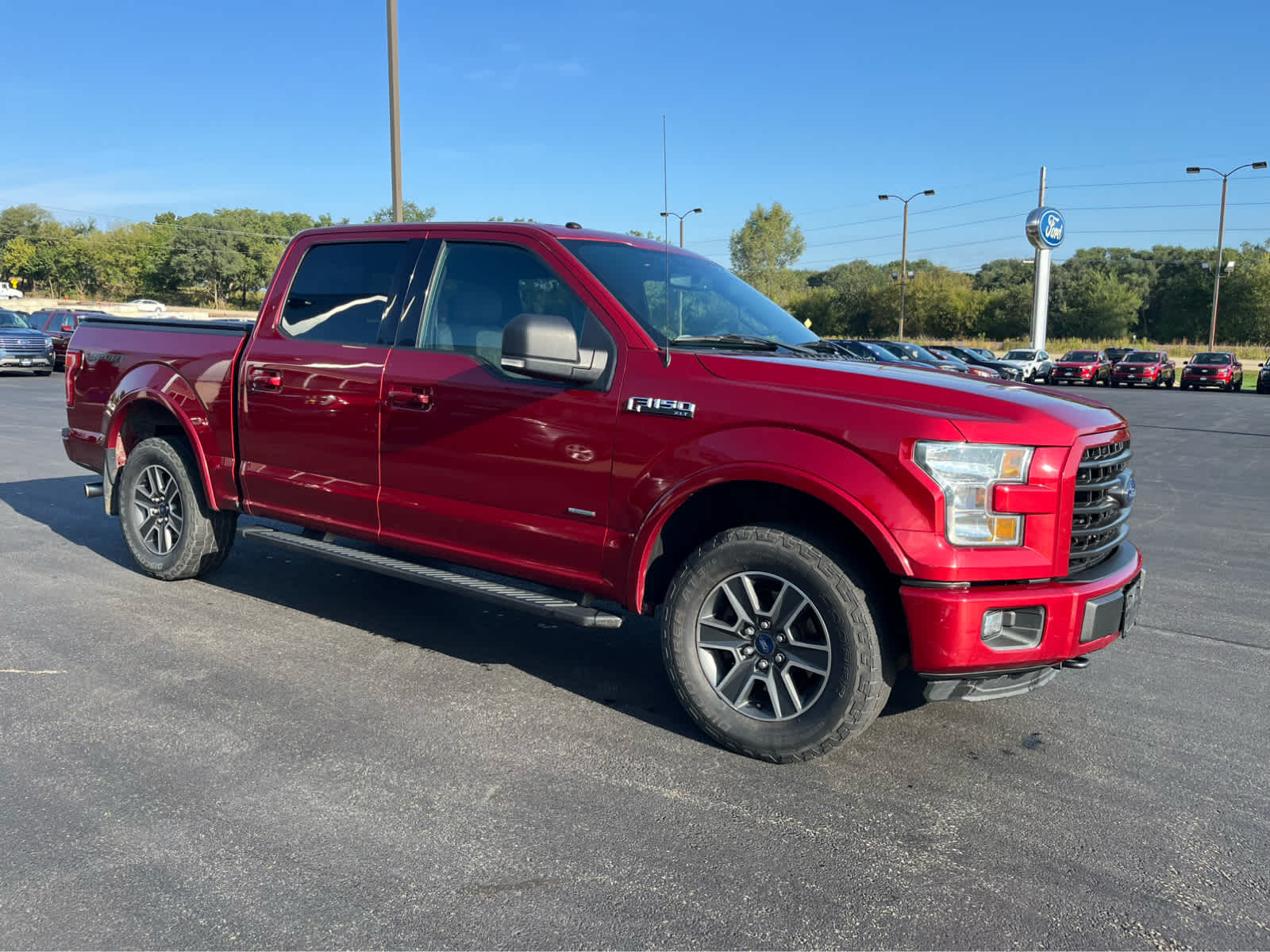 2016 Ford F-150 XLT photo 2