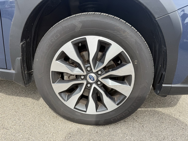 2023 Subaru Outback Limited XT photo 3