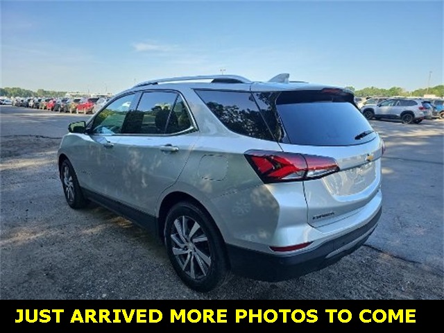 2022 Chevrolet Equinox Premier photo 2