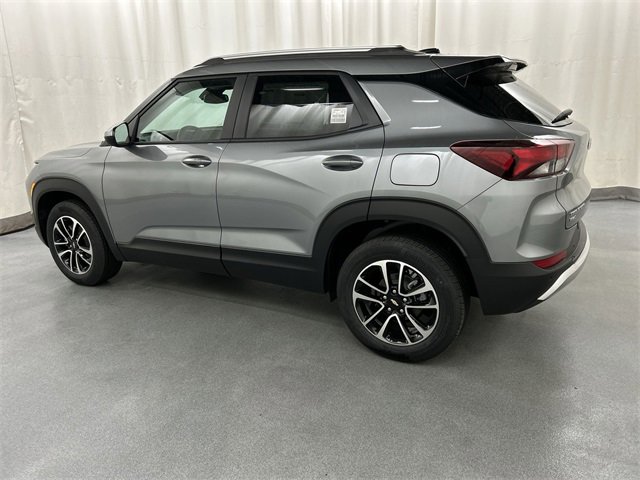 2026 Chevrolet Trailblazer LT photo 2