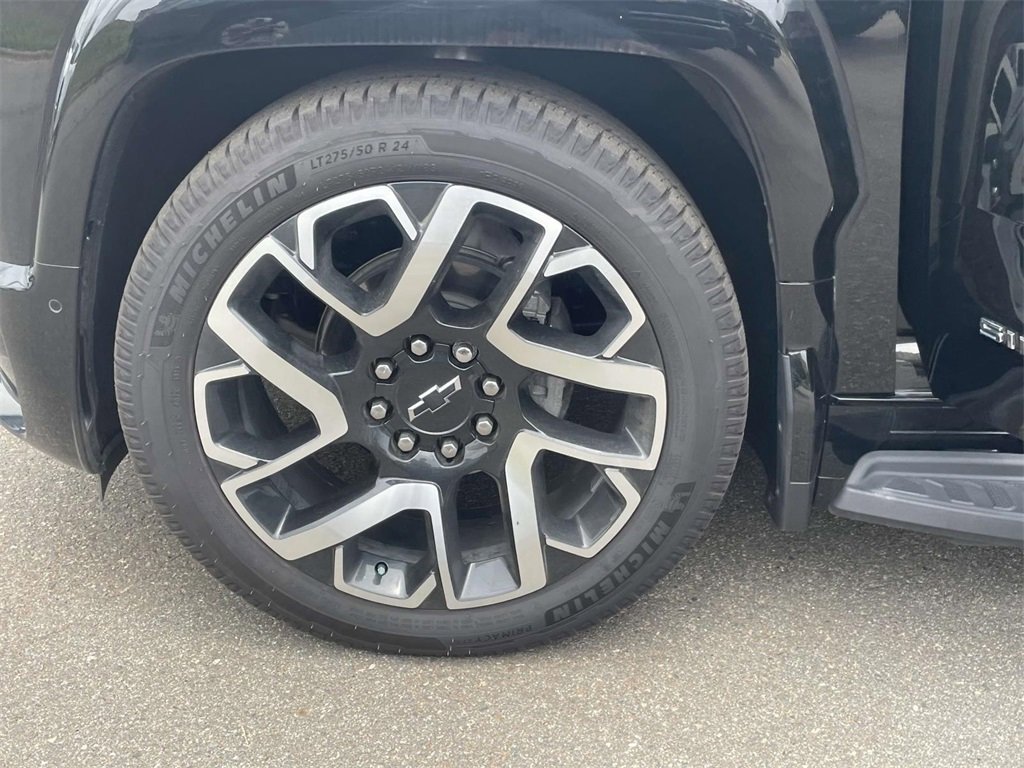 2024 Chevrolet Silverado EV RST photo 24