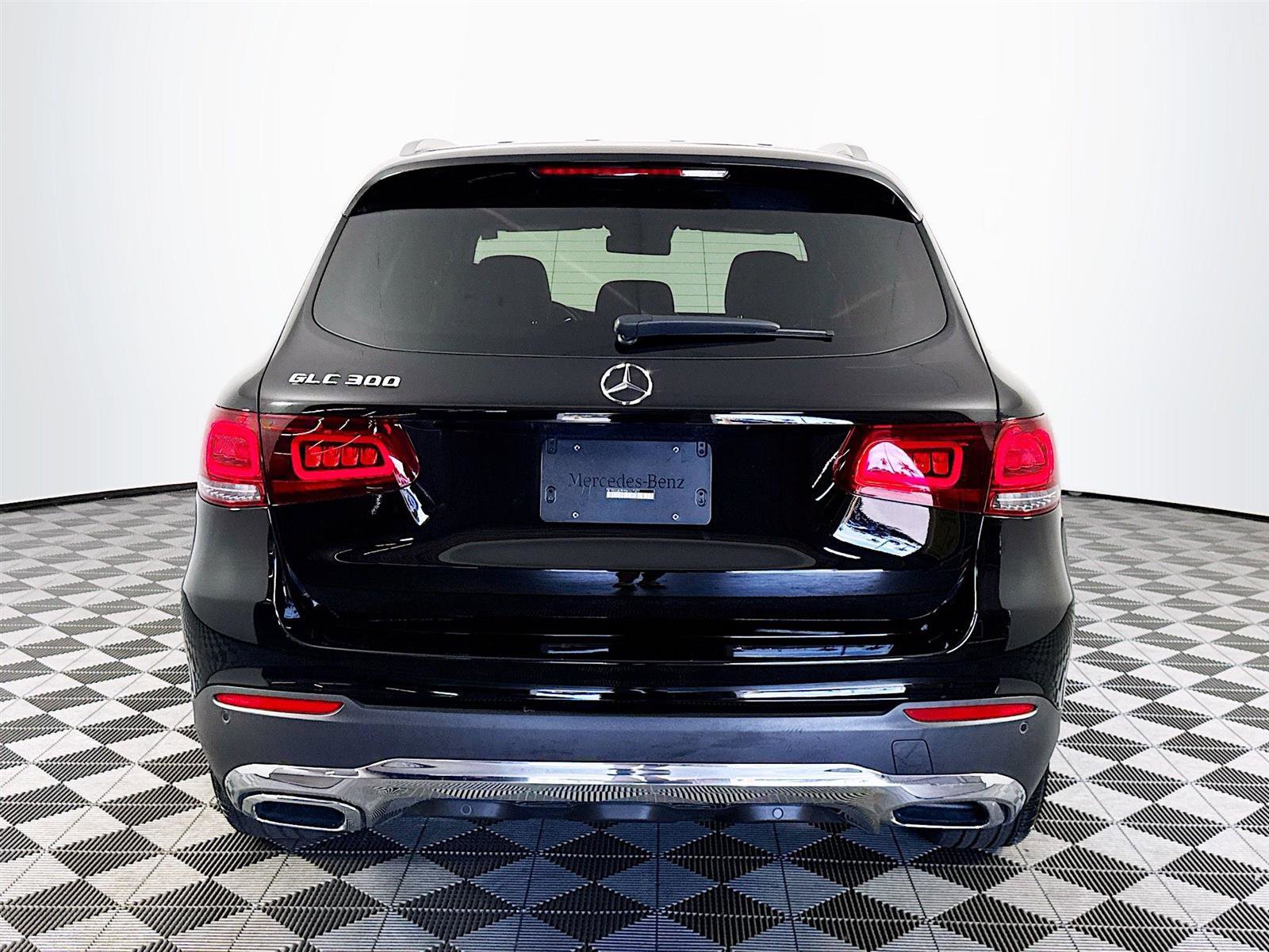 2022 Mercedes Benz GLC 300 photo 3