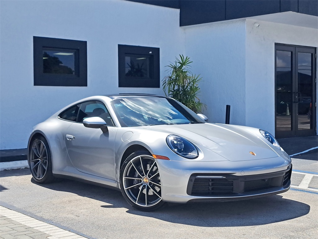 2022 Porsche 911 4 photo 2