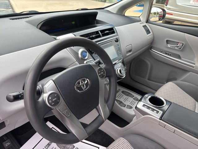 2017 Toyota Prius V Two photo 17