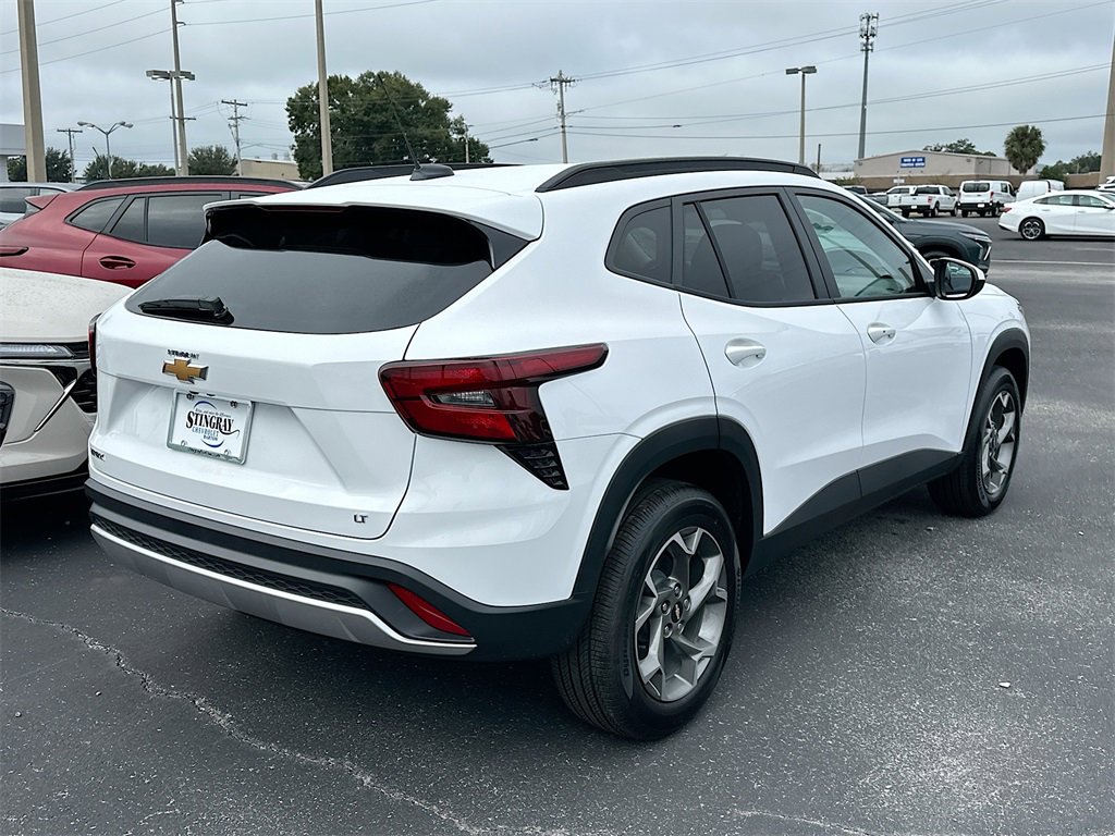 2026 Chevrolet Trax LT photo 4