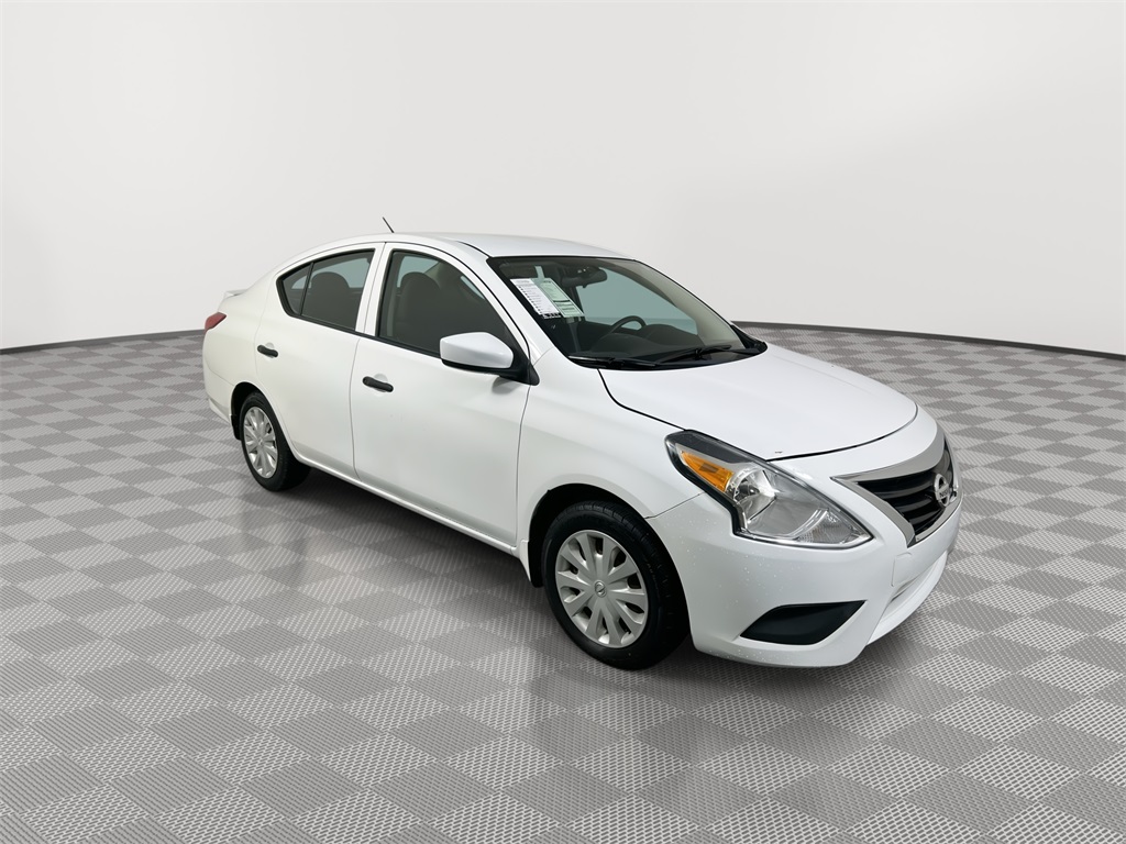 2019 Nissan Versa 1.6 Plus photo 2