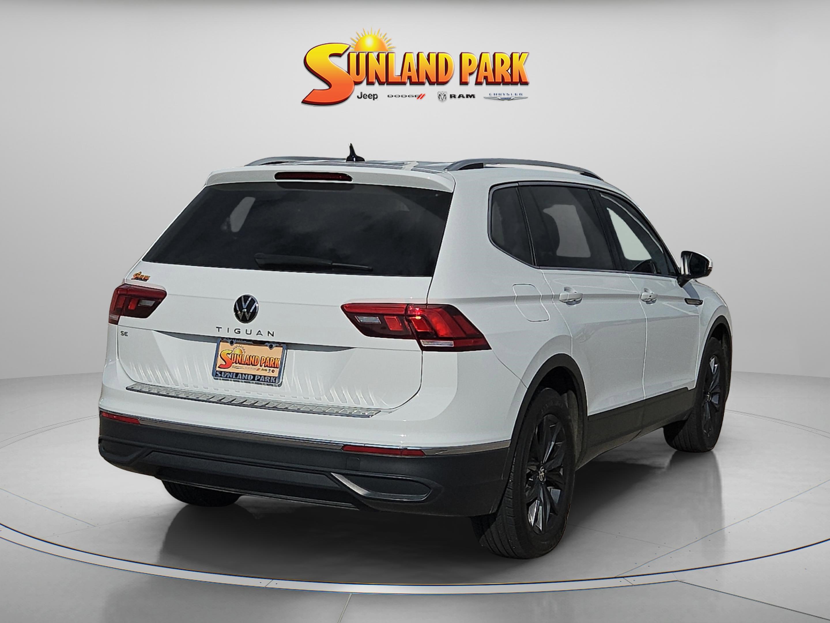 2024 Volkswagen Tiguan SE Wolfsburg Edition photo 4
