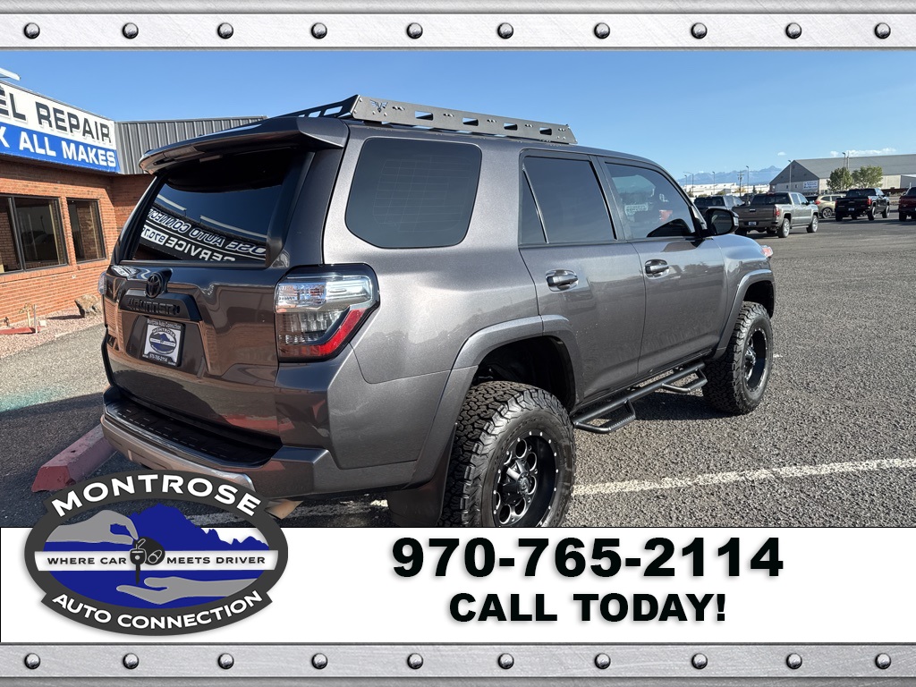2017 Toyota 4Runner TRD Off-Road photo 7