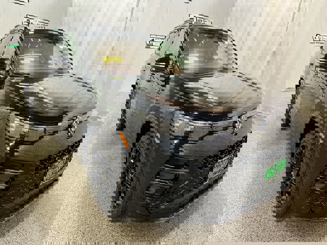 2026 Volkswagen Tiguan SE R-LINE BLACK's photo