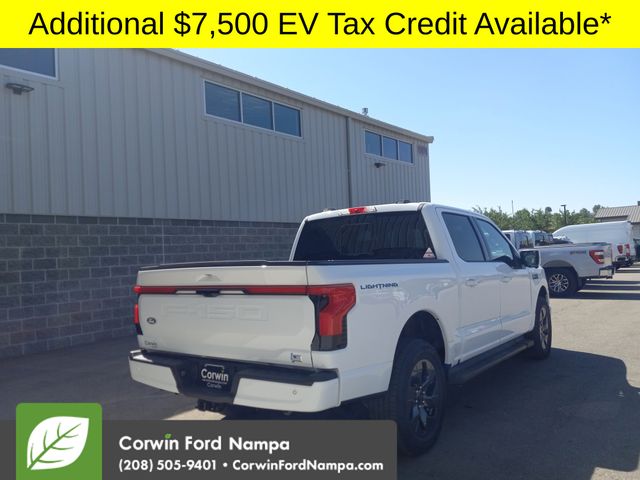 2025 Ford F-150 Lightning Lariat photo 3