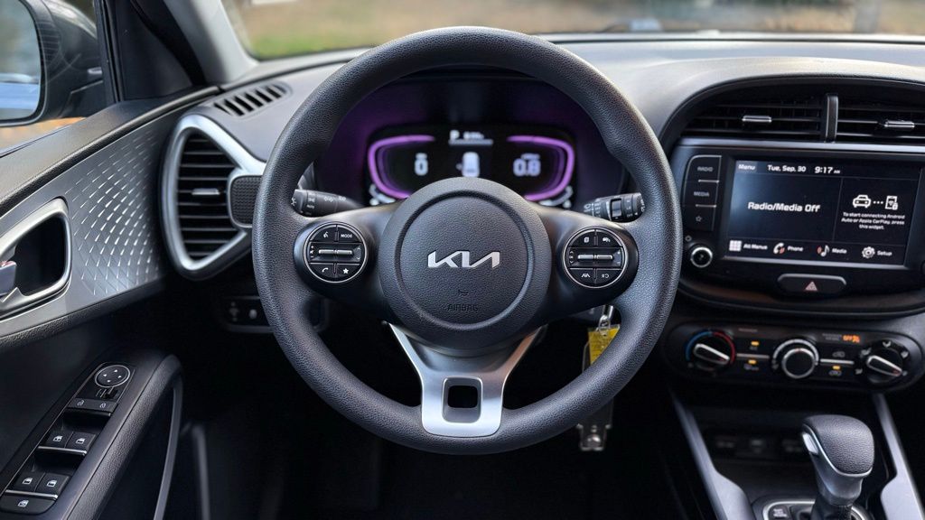 2024 Kia Soul LX photo 15
