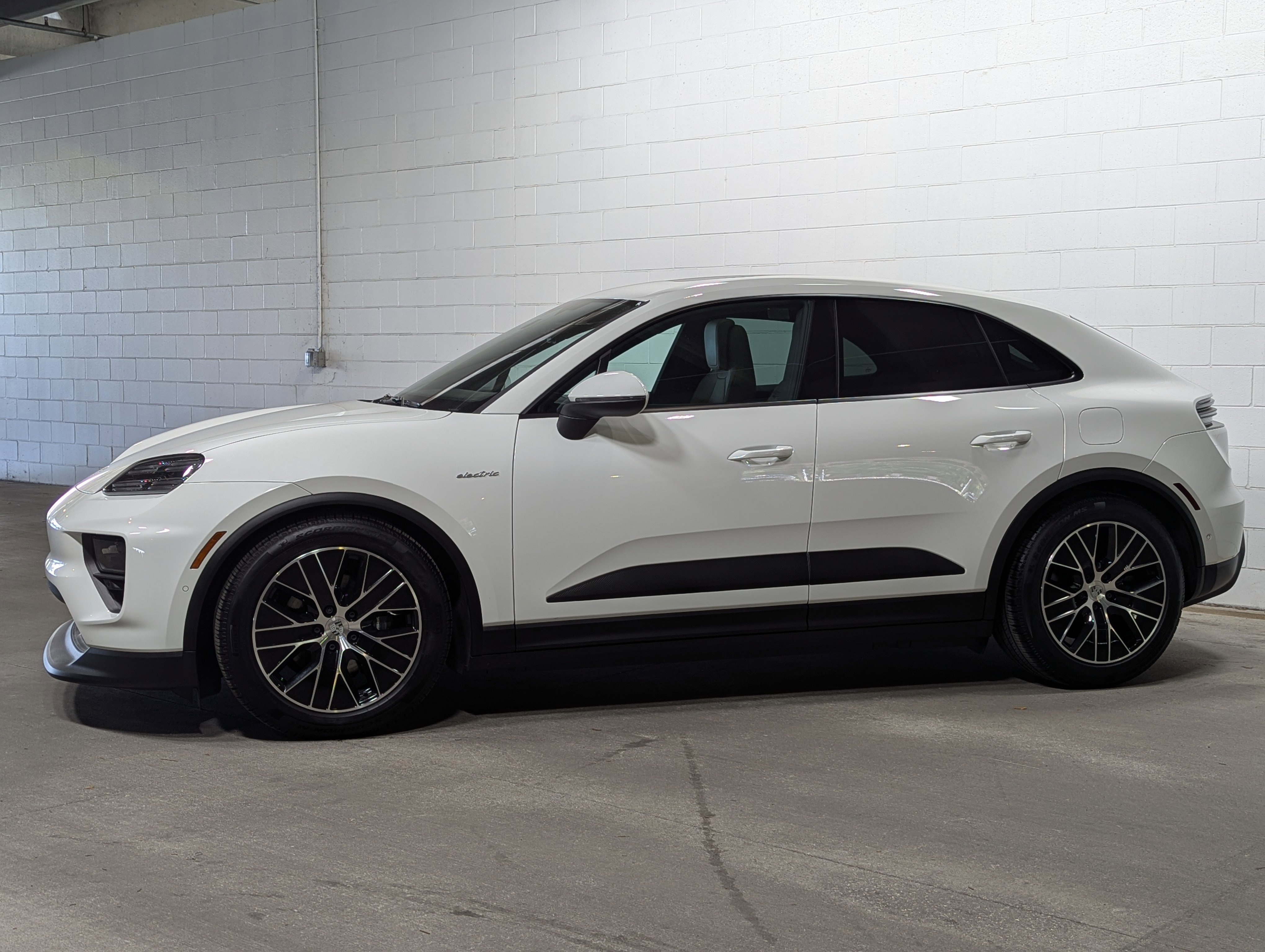 Certified 2025 Porsche Macan Base with VIN WP1AA2XA4SL000852 for sale in Tampa, FL
