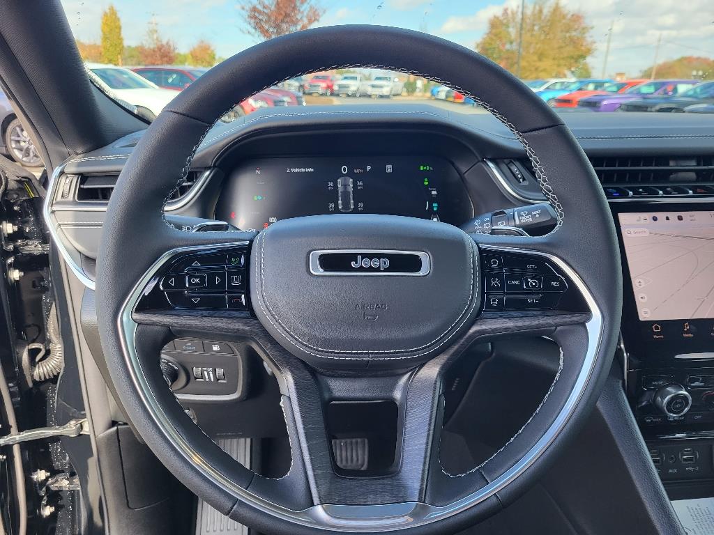 2024 Jeep Cherokee Overland 4xe photo 12