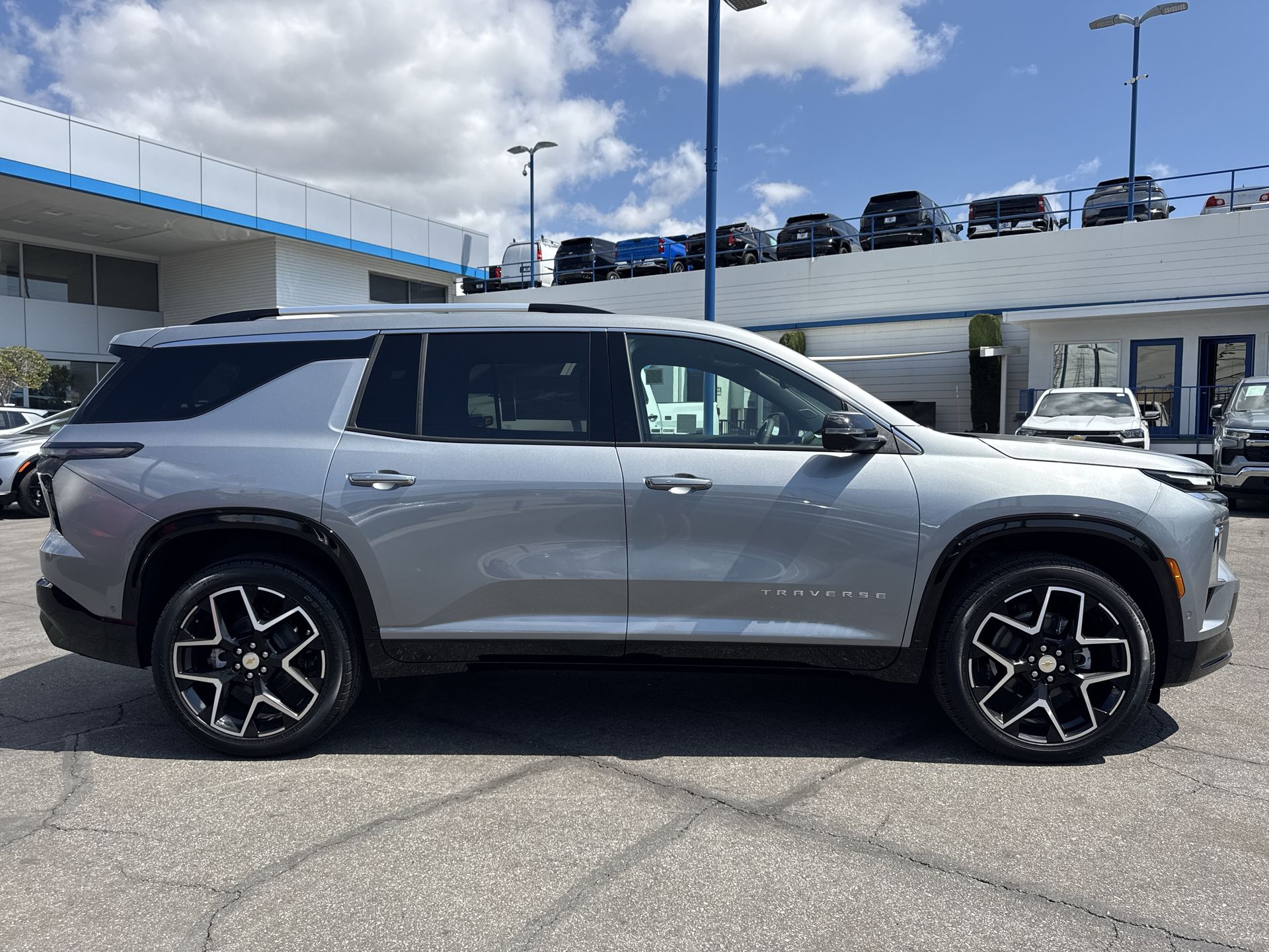 2026 Chevrolet Traverse High Country photo 4