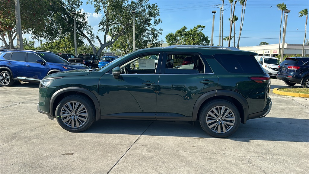 2025 Nissan Pathfinder SL photo 4