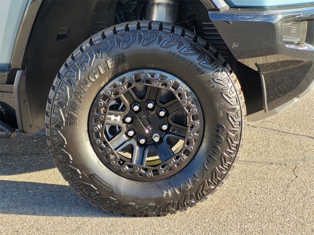 2024 Gmc Hummer EV photo 3