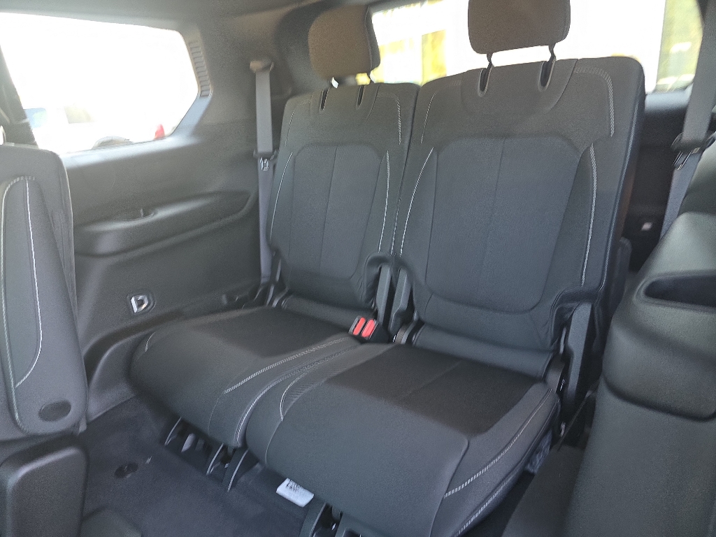 2025 Jeep Grand Cherokee Laredo photo 24
