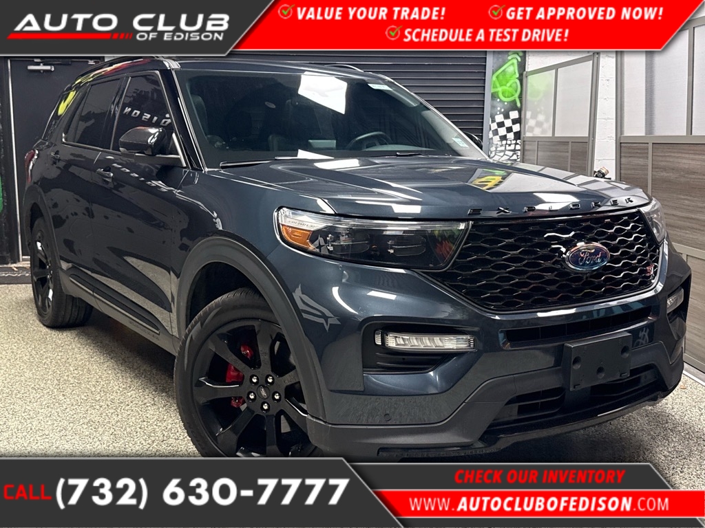 2022 Ford Explorer ST's photo