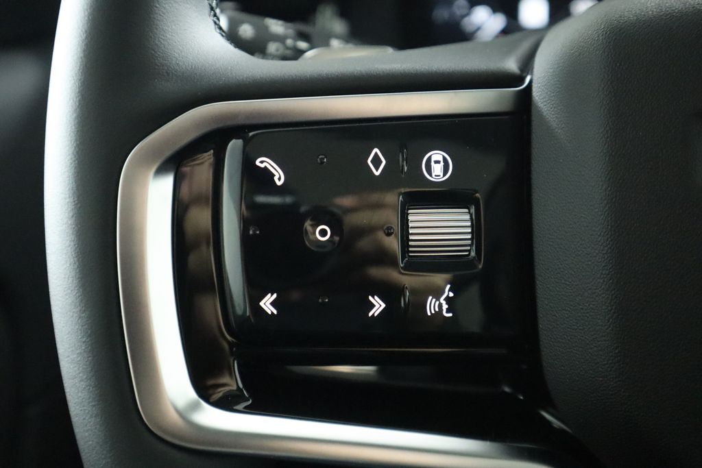 2025 Land Rover Discovery Sport S photo 11