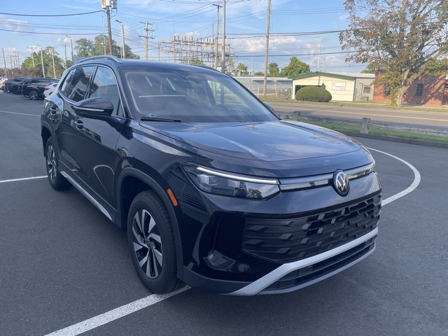 2025 Volkswagen Tiguan S photo 3