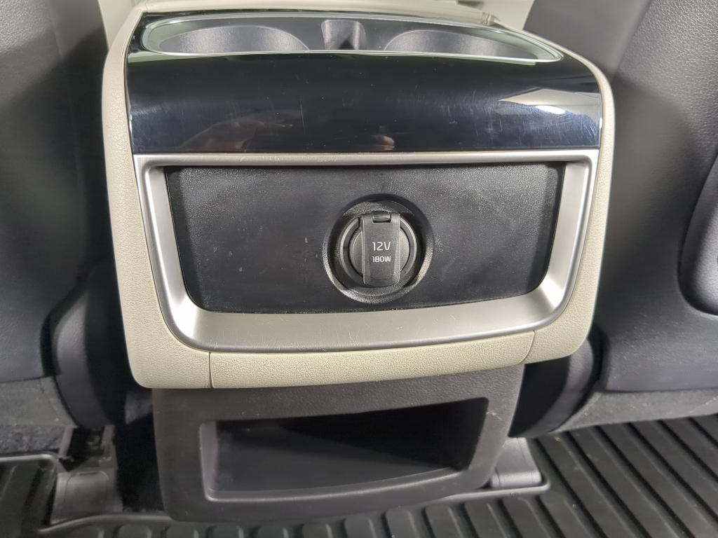 2024 Kia Carnival EX photo 25