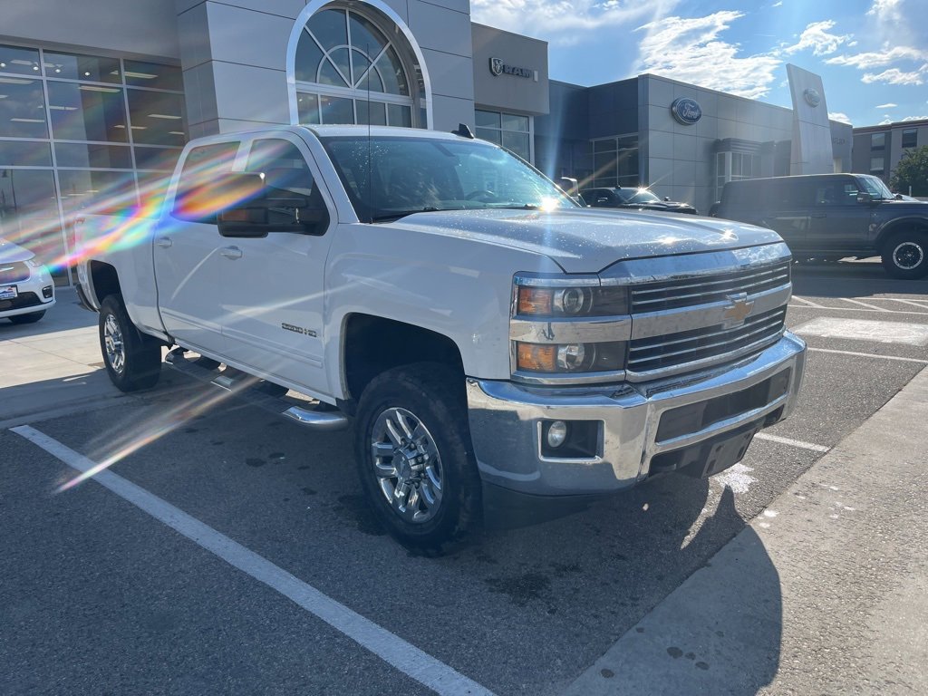 2016 Chevrolet Silverado 2500HD LT photo 2