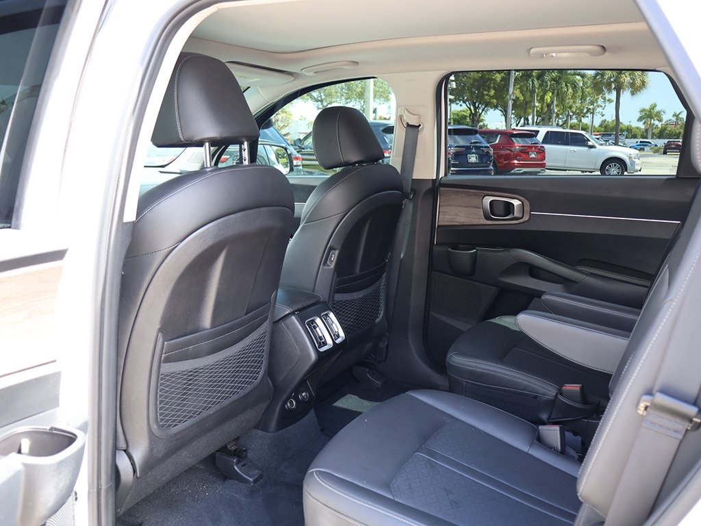 2022 Kia Sorento EX photo 29