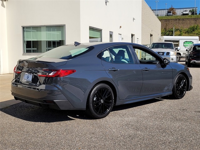 2025 Toyota Camry SE photo 3