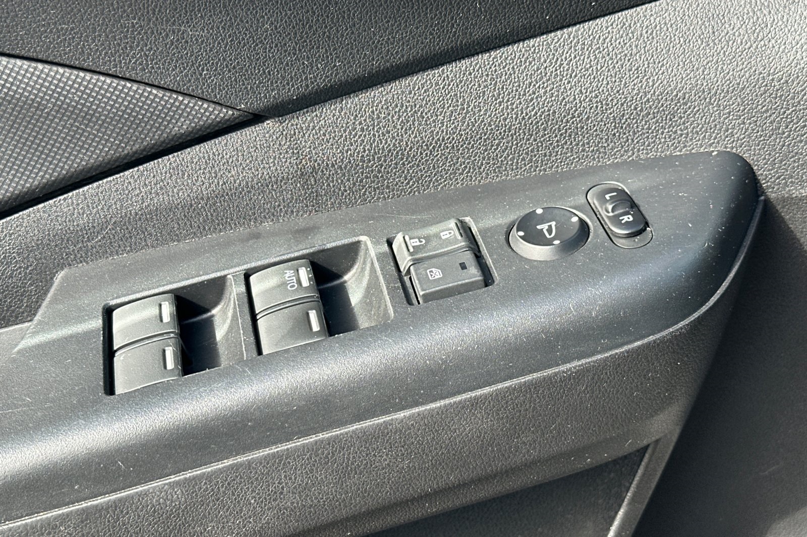 2016 Honda CR-V LX photo 12