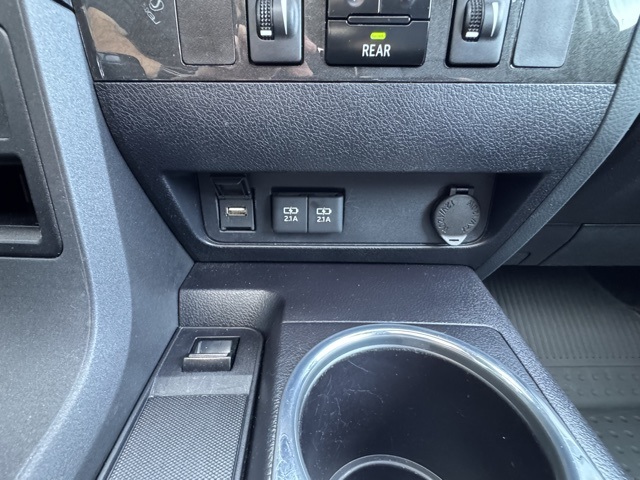 2022 Toyota Sequoia photo 29