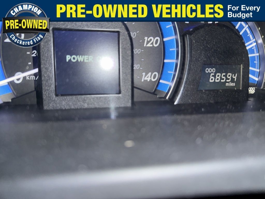 2013 Toyota Camry LE Hybrid's photo