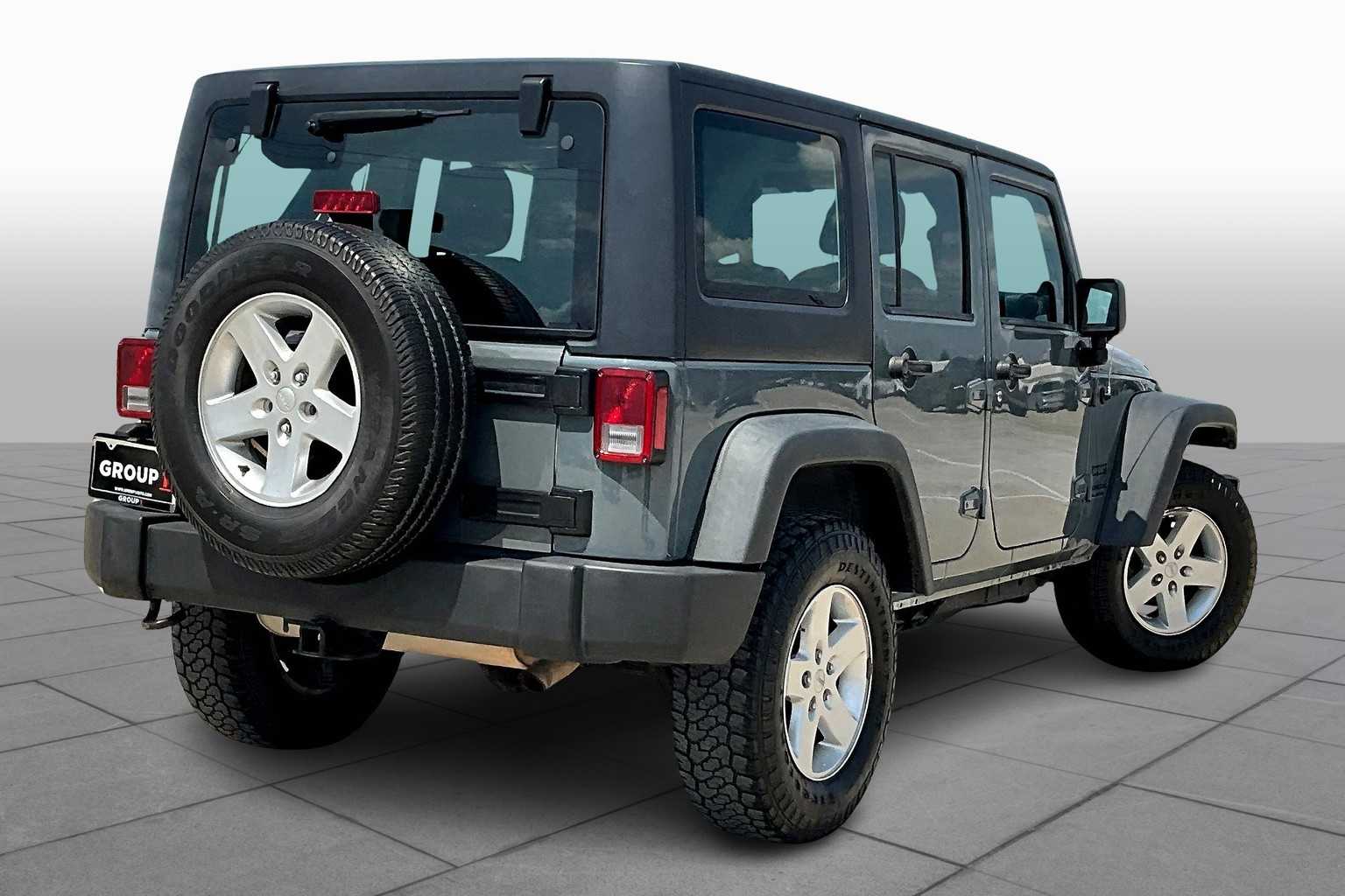 2014 Jeep Wrangler Unlimited Sport photo 11
