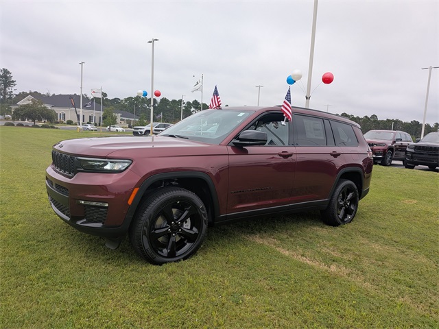 2025 Jeep Grand Cherokee Limited photo 4