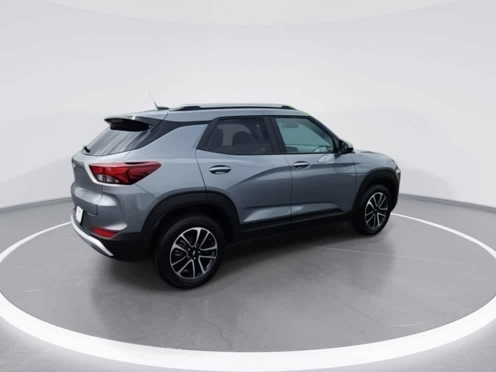 2026 Chevrolet Trailblazer LT photo 8
