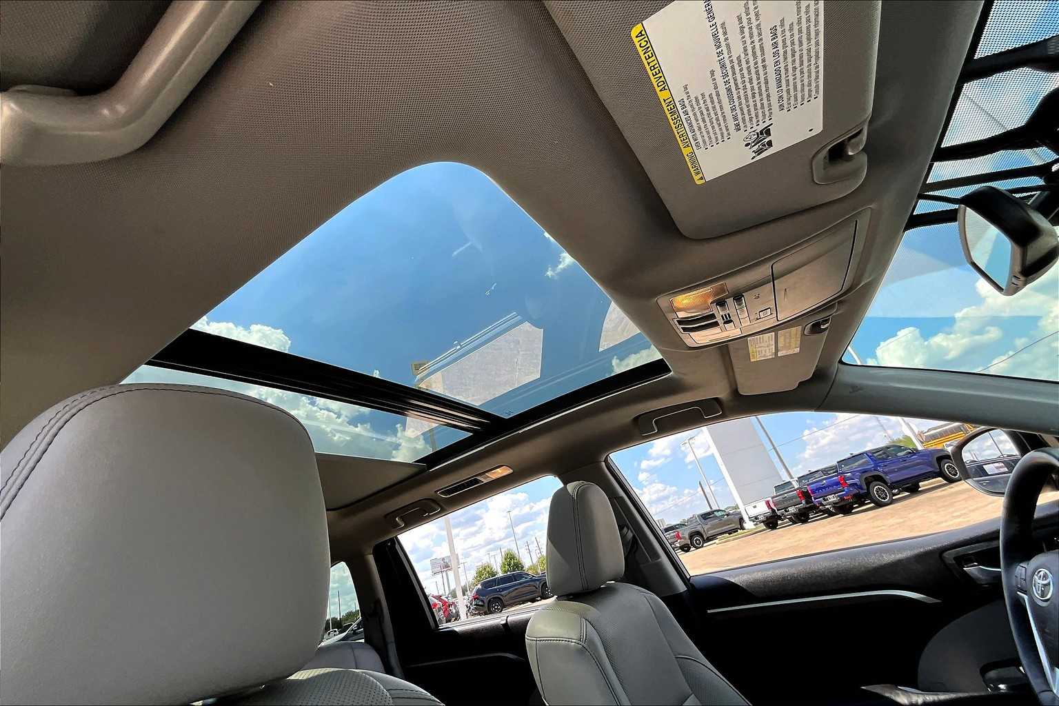 2016 Toyota Highlander Hybrid Limited Platinum photo 13