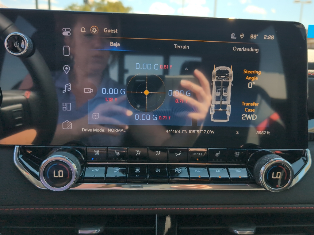 2025 Chevrolet Colorado Z71 photo 13