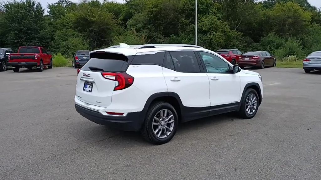 2024 Gmc Terrain SLT photo 8