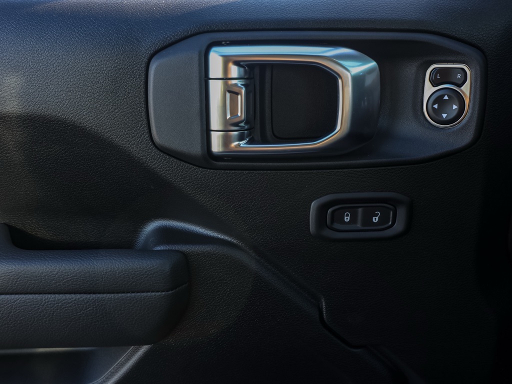 New 2026 Granite Crystal Metallic Clear-Coat Exterior Paint Jeep Willys image 22