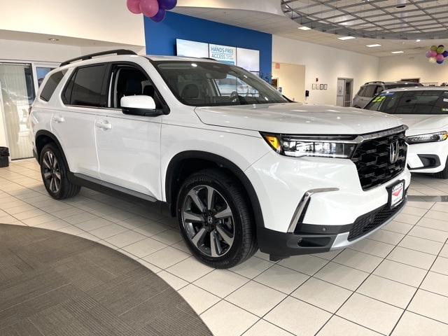2025 Honda Pilot Touring's photo