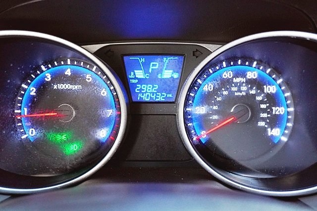 Used 2015 Brown Hyundai SE image 29