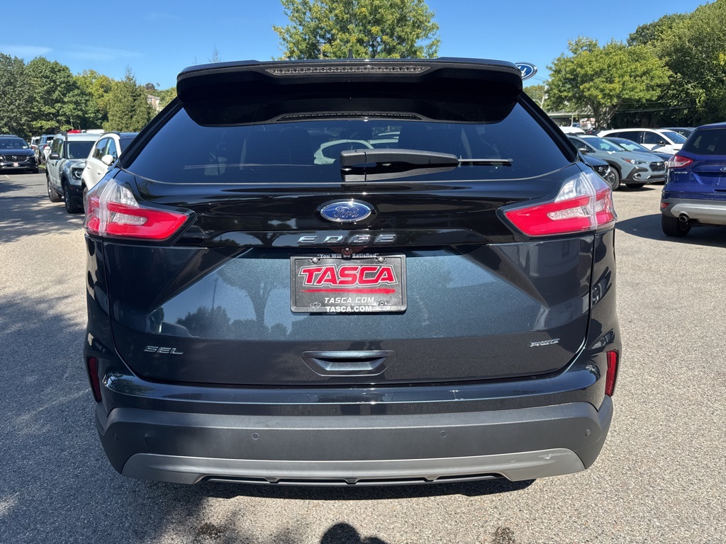 2022 Ford Edge SEL photo 9