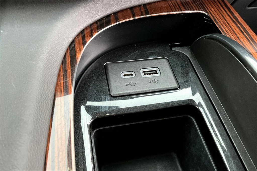 2023 Cadillac Escalade Premium Luxury photo 32