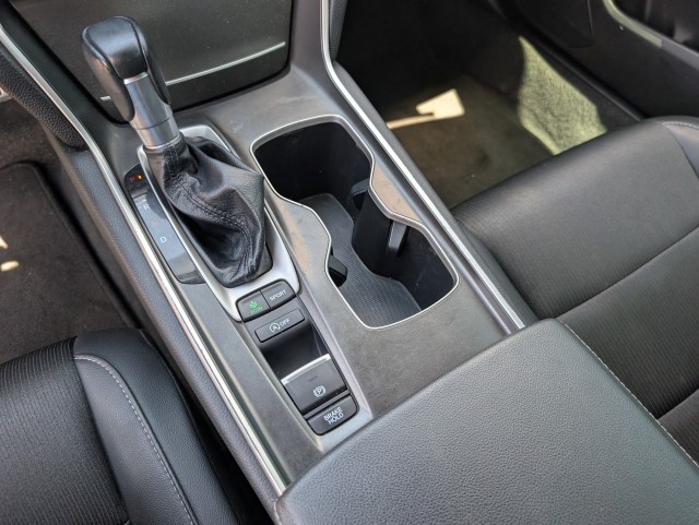 Used 2021  Honda Sport image 19